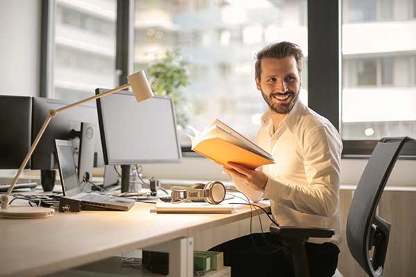 Comment faire plaisir à un homme workaholic