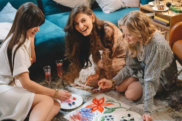 Soirées filles : les jeux qui mettent l'ambiance