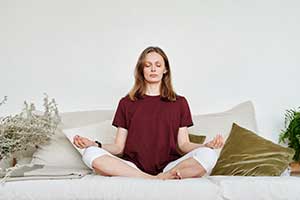 Les tapis de yoga sont de bons cadeaux pour les femmes de 35 ans.