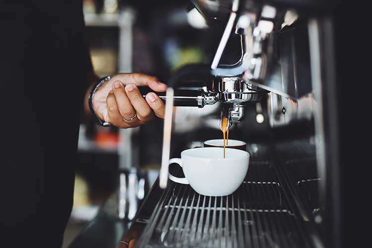 La cafetière : un indispensable pour beaucoup d'hommes et un vrai atout à la maison