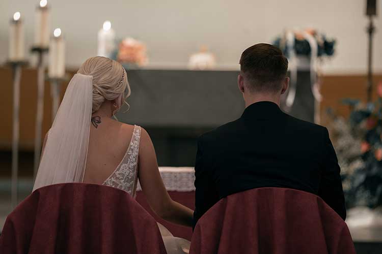 Le cérémonial du mariage à l’église séduit les couples qui aiment la tradition