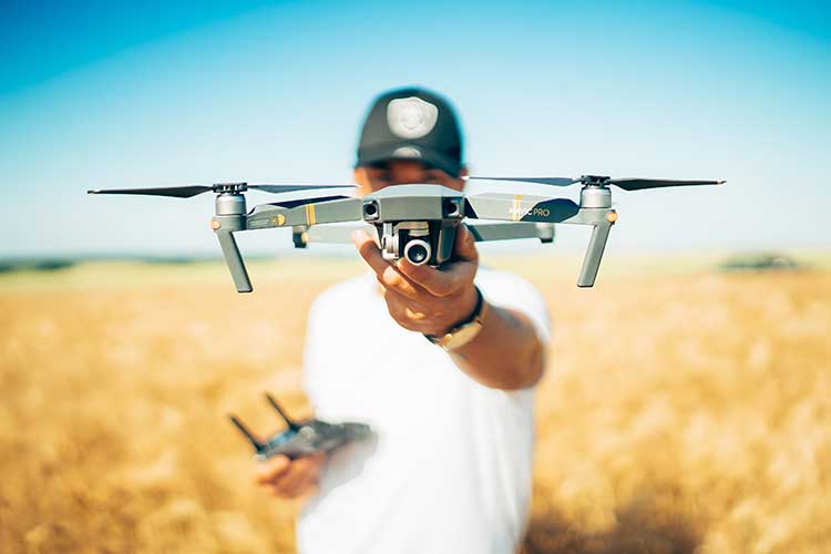 Le drone reste un accessoire tech utile pour travailler ou s’amuser