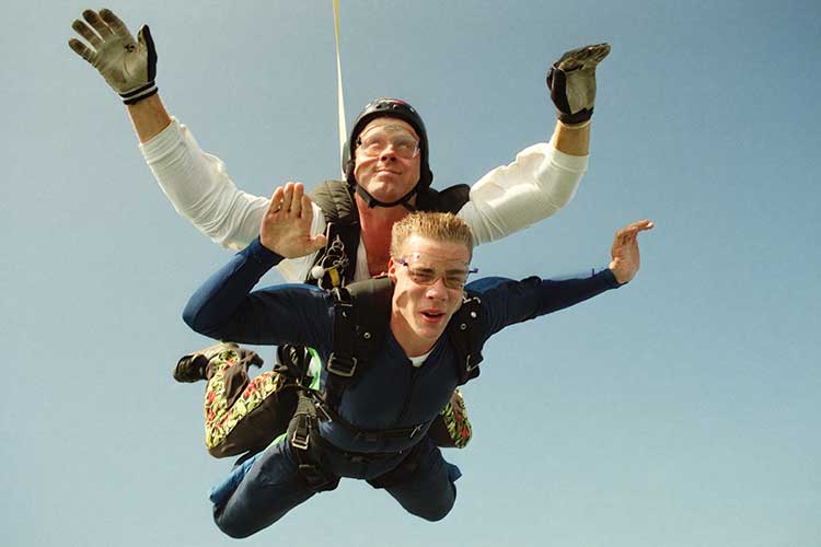 Le saut en parachute