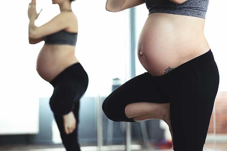 La pratique sportive qui réduit les risques de complications durant la grossesse