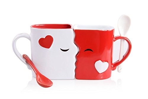 Les tasses s’embrassent